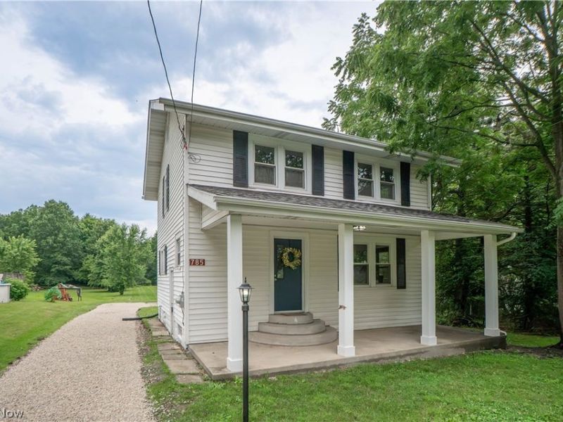 785 Chenoweth Extension, Akron, OH 44319 Photo 2