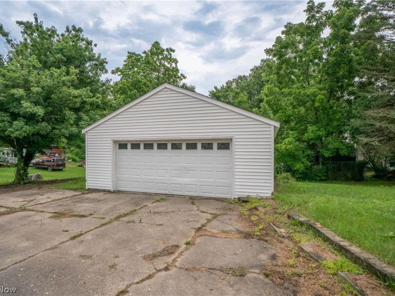 785 Chenoweth Extension, Akron, OH 44319 Photo 33