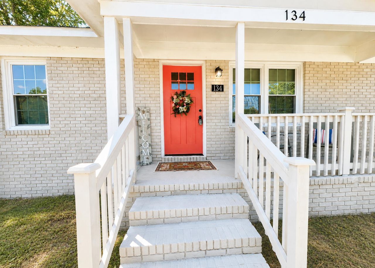 134 Wells Circle Photo 5