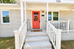 134 Wells Circle photo 4
