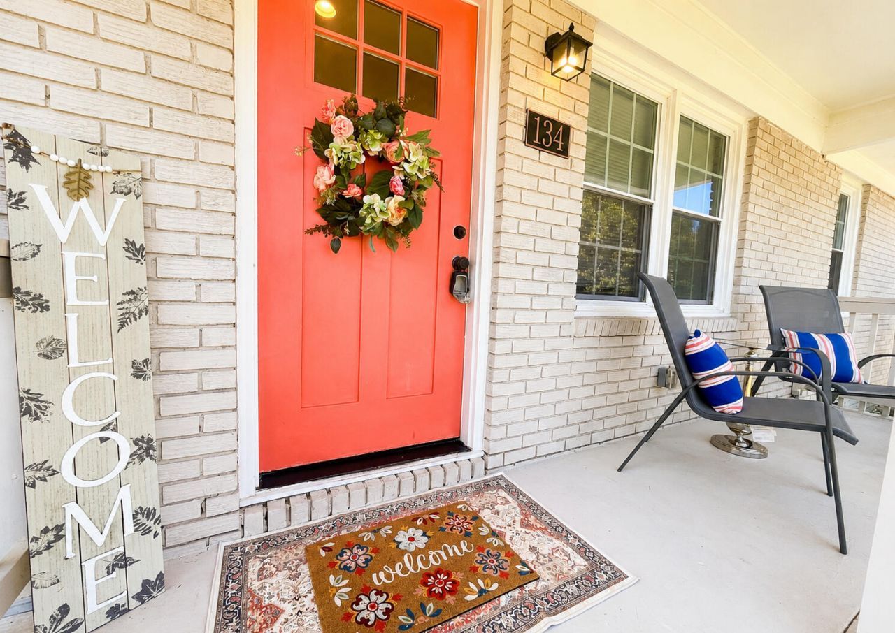 134 Wells Circle Photo 6