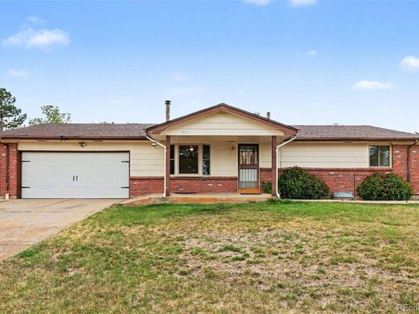 933 Nelson Street , Lakewood, CO 80215