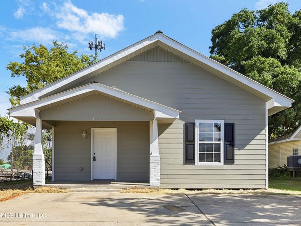 411 Henry Avenue, Pascagoula, MS 39567