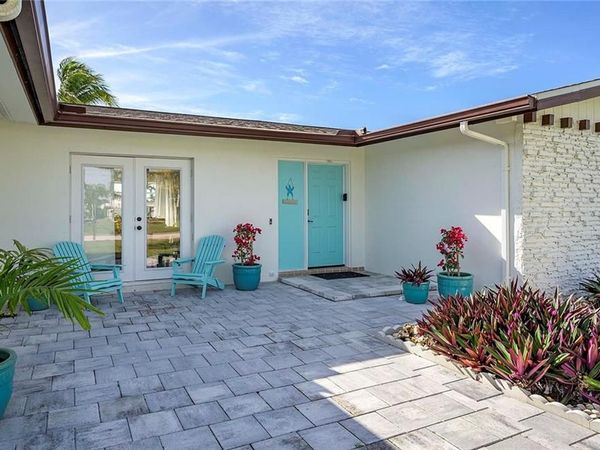 1432 Wellington CT, CAPE CORAL, FL 33904