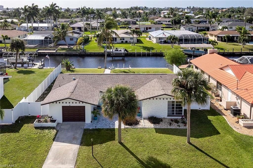 1432 Wellington Ct, Cape Coral, FL 33904 Photo