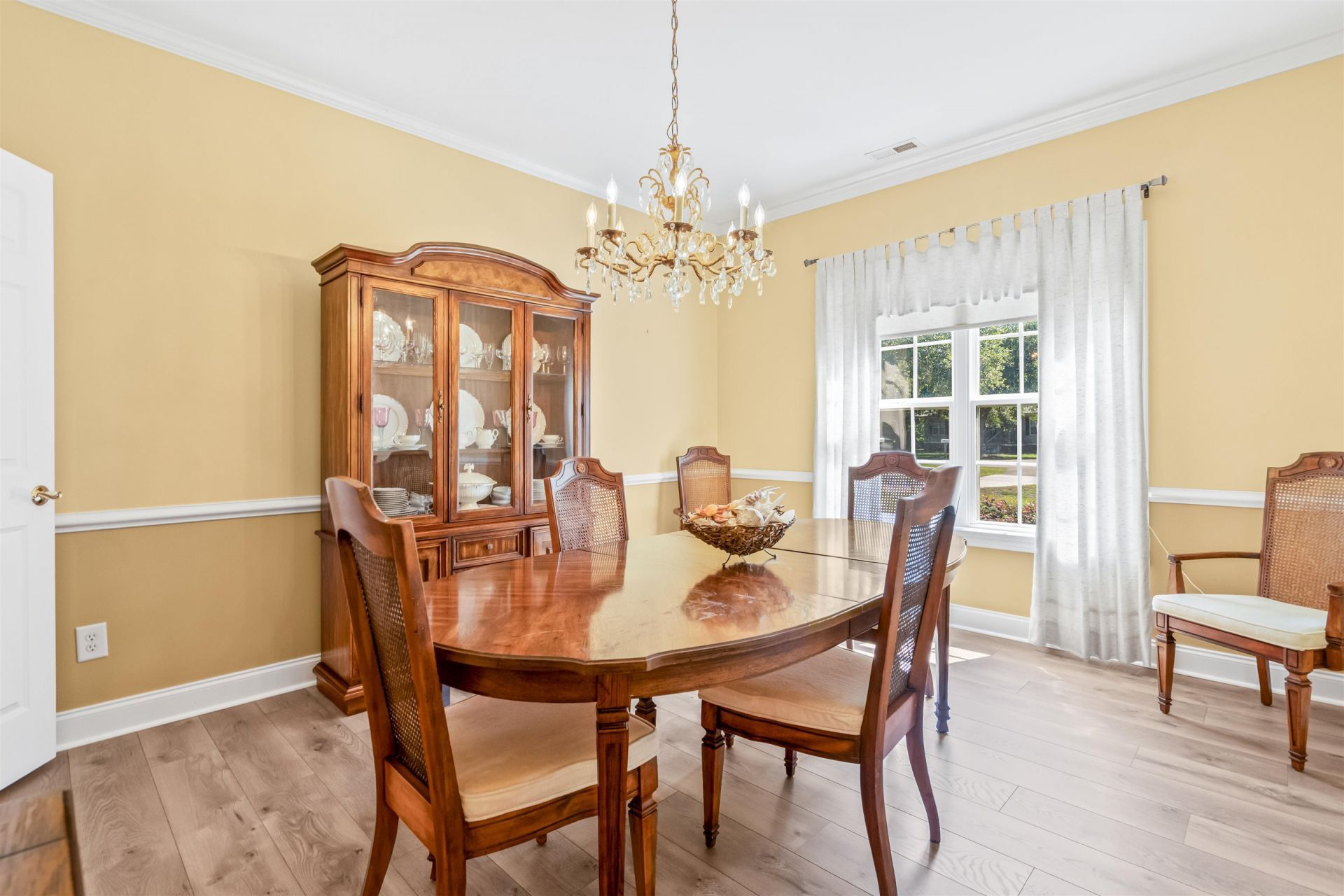 300 Russell Dr. Photo 11