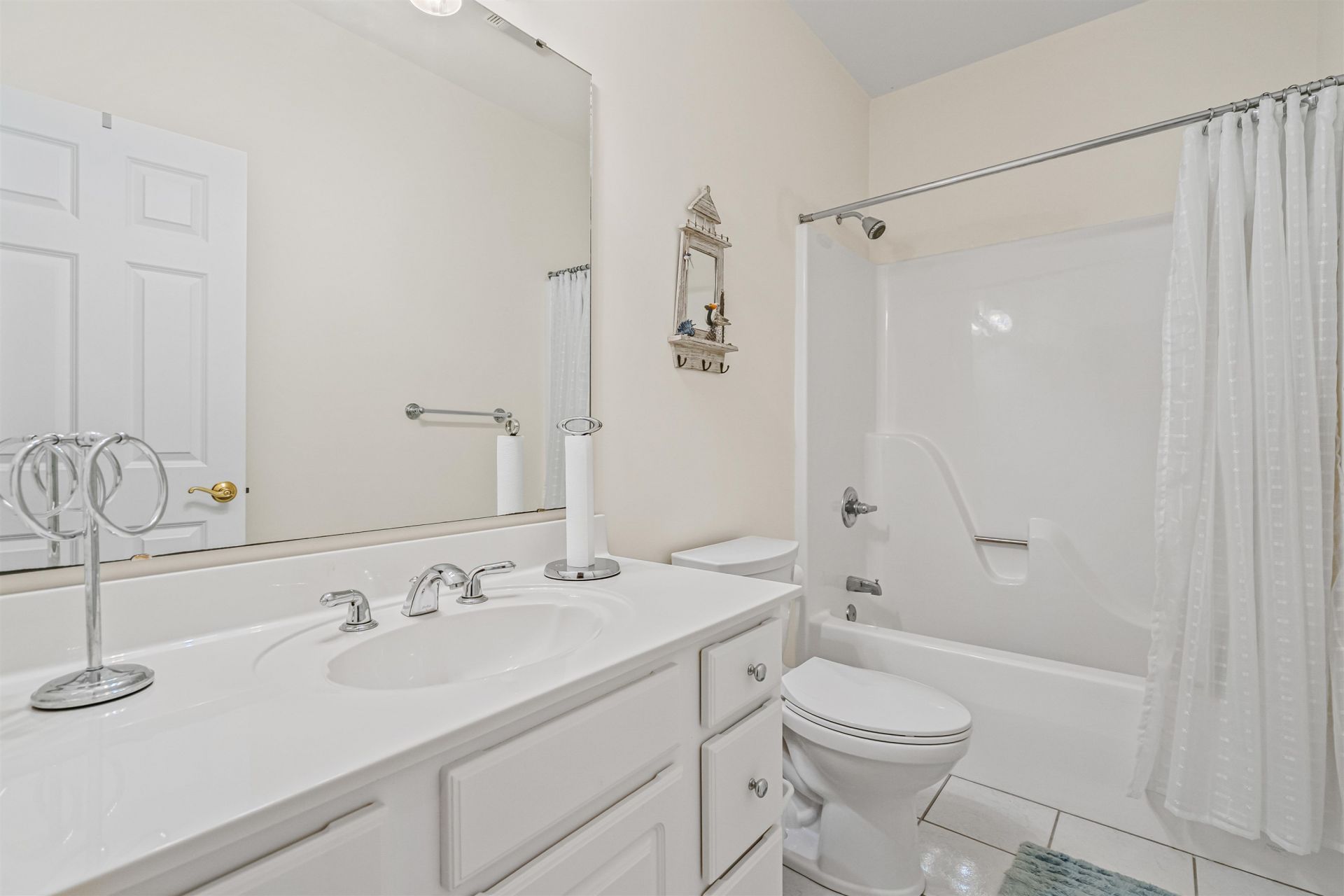 300 Russell Dr. Photo 15