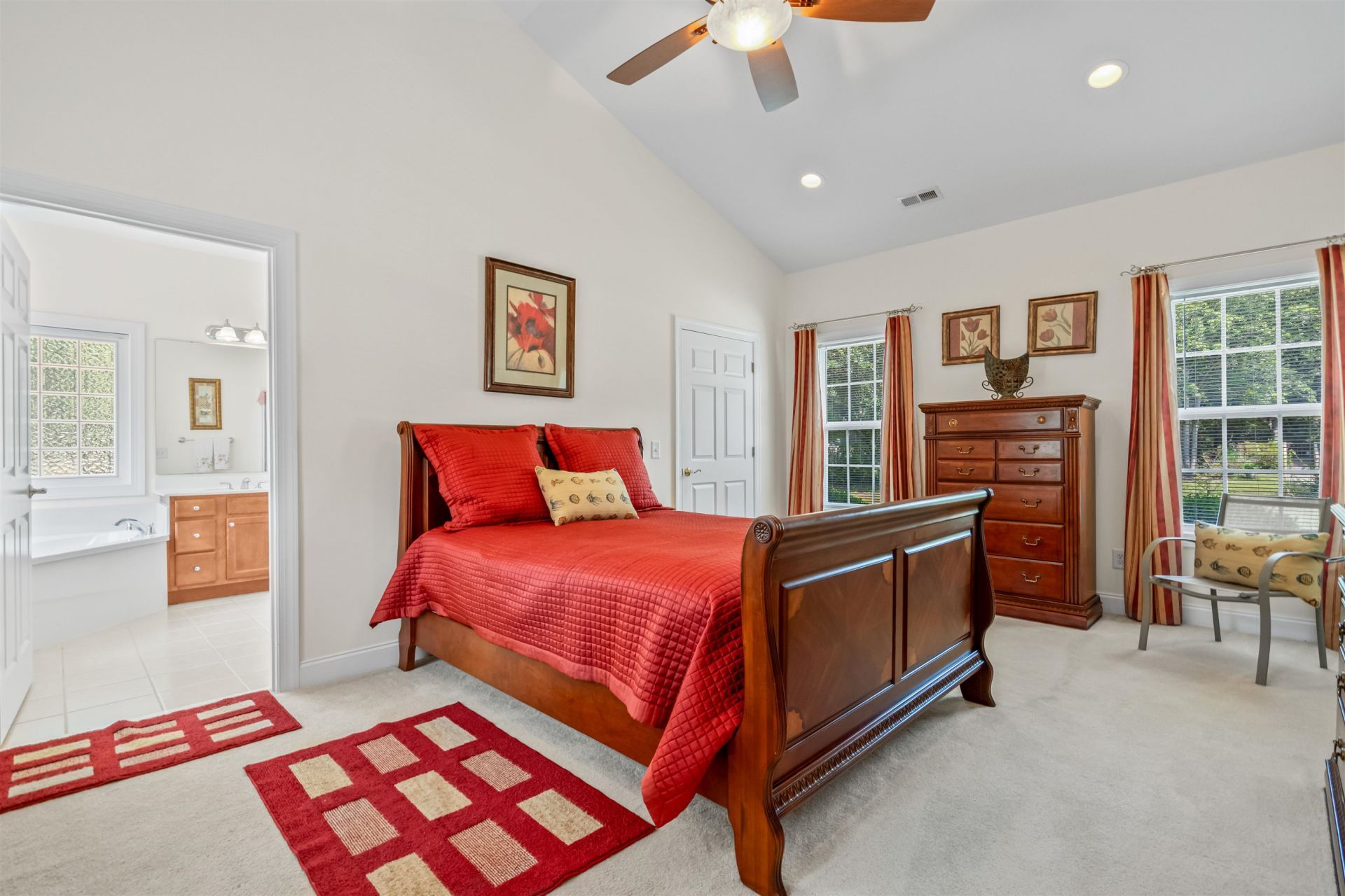 300 Russell Dr. Photo 19