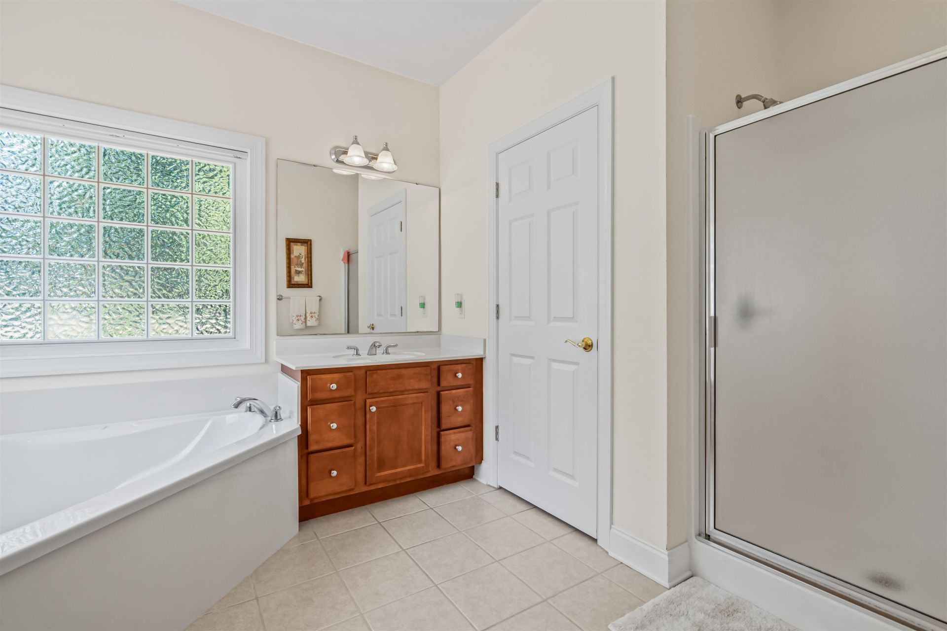300 Russell Dr. Photo 22