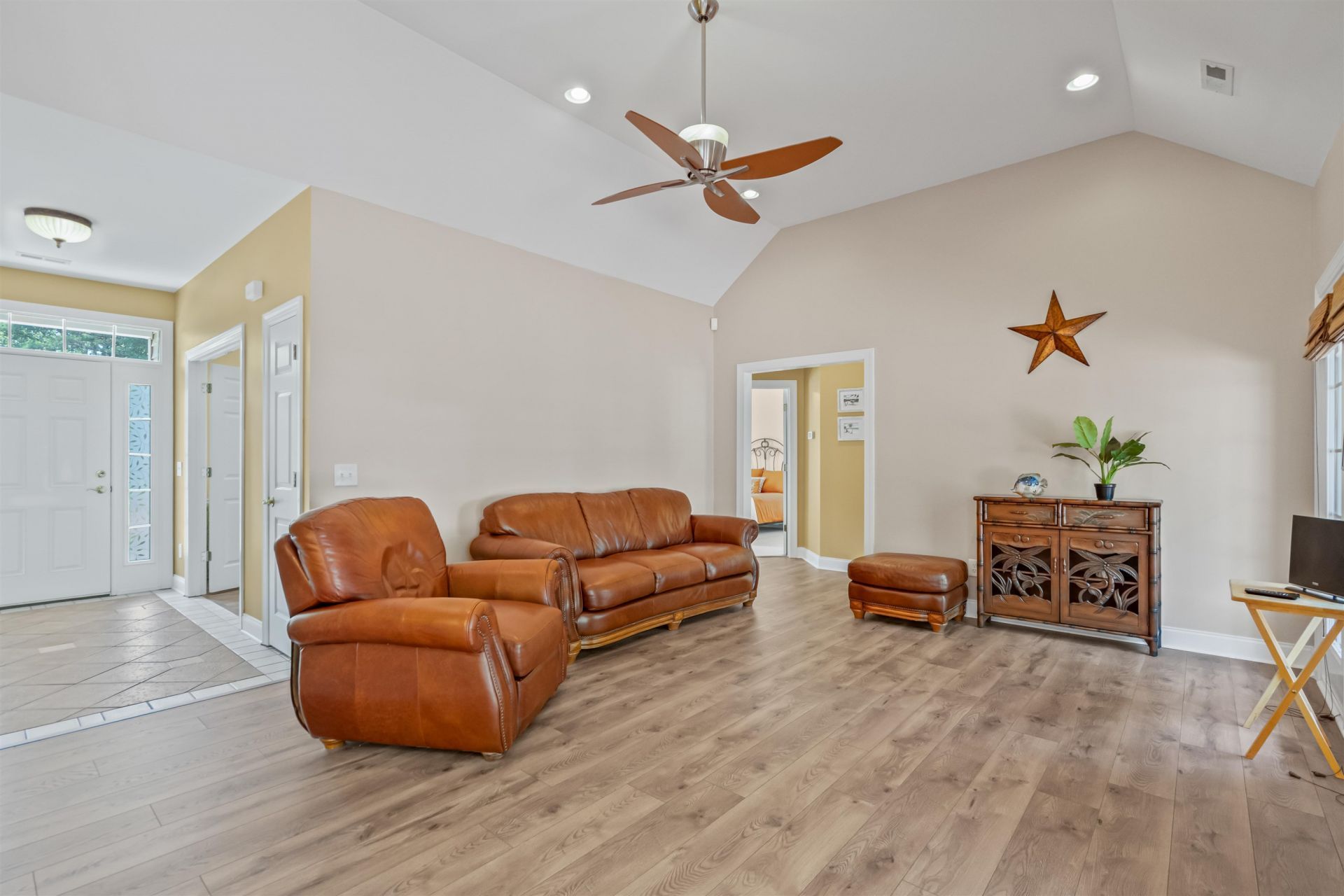 300 Russell Dr. Photo 29