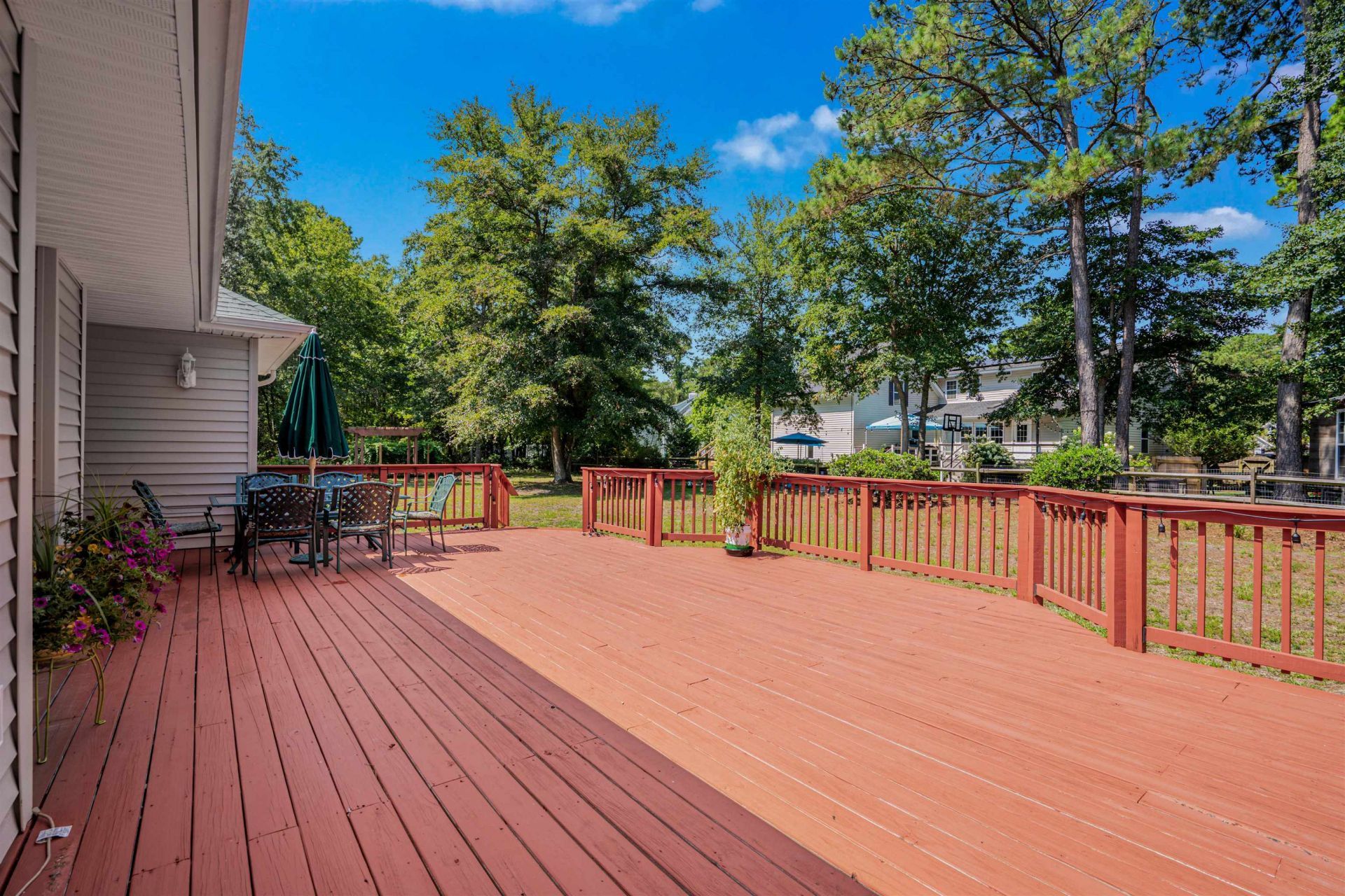 300 Russell Dr. Photo 33