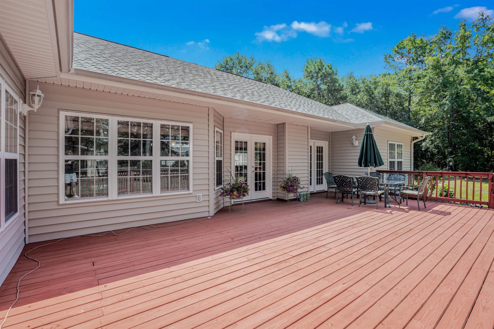 300 Russell Dr. Photo 34