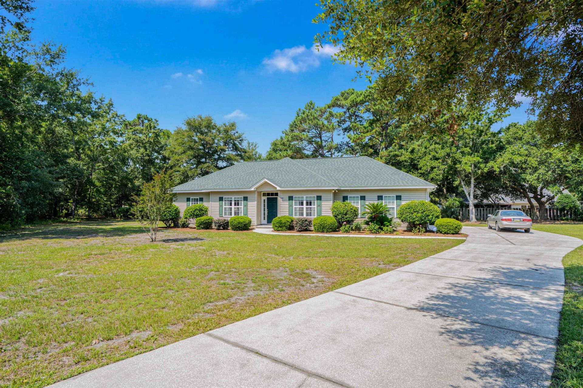 300 Russell Dr. Photo 36