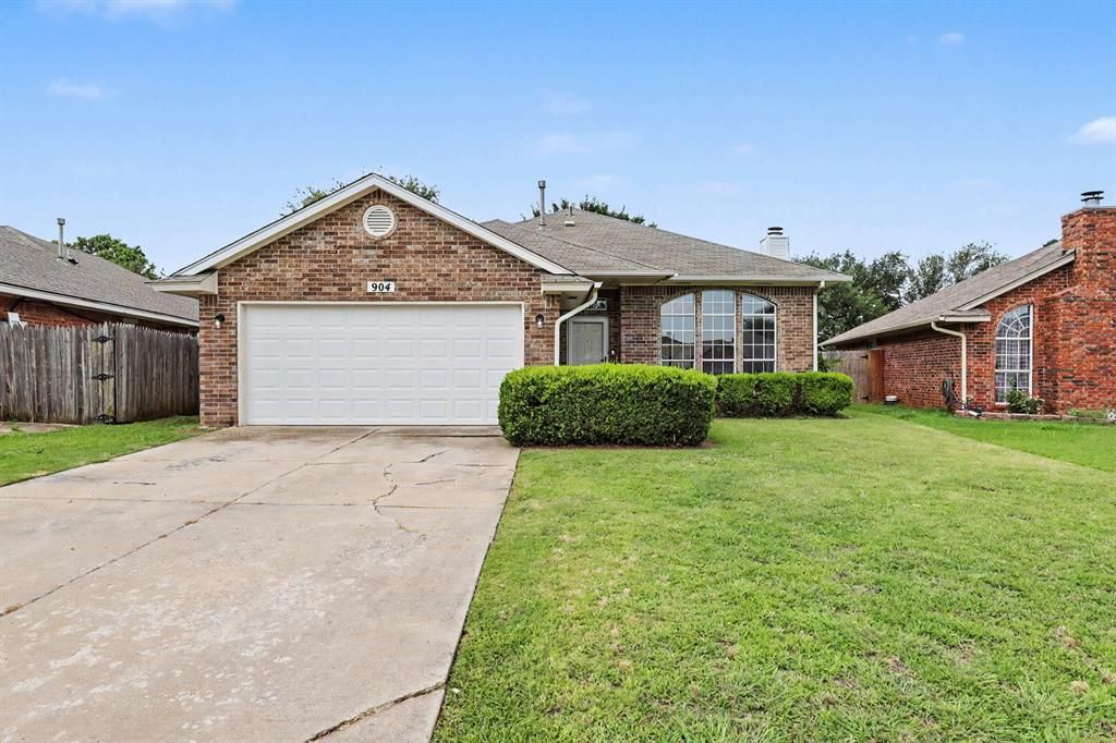 904 Pruett Drive, Edmond, OK 73003 Main Photo