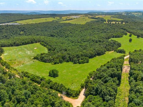 4396-4582 CR 2590 , Kingston, AR 72742