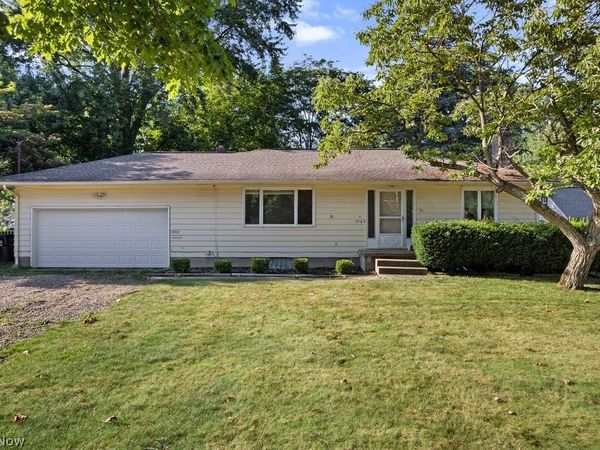 1903 Graham Road , Stow, OH 44224