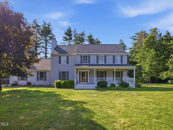 20 Queens Lane, Queensbury, NY 12804