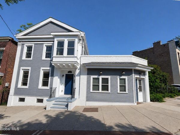 2215-2217 5th Avenue, Troy, NY 12180