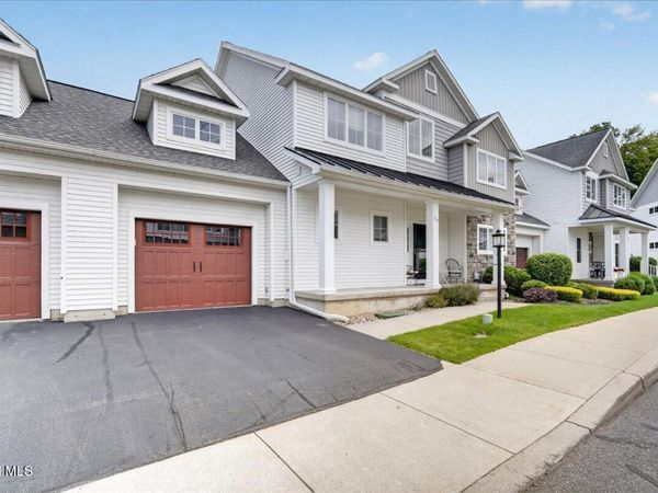 29 Mulberry Drive, Albany, NY 12205