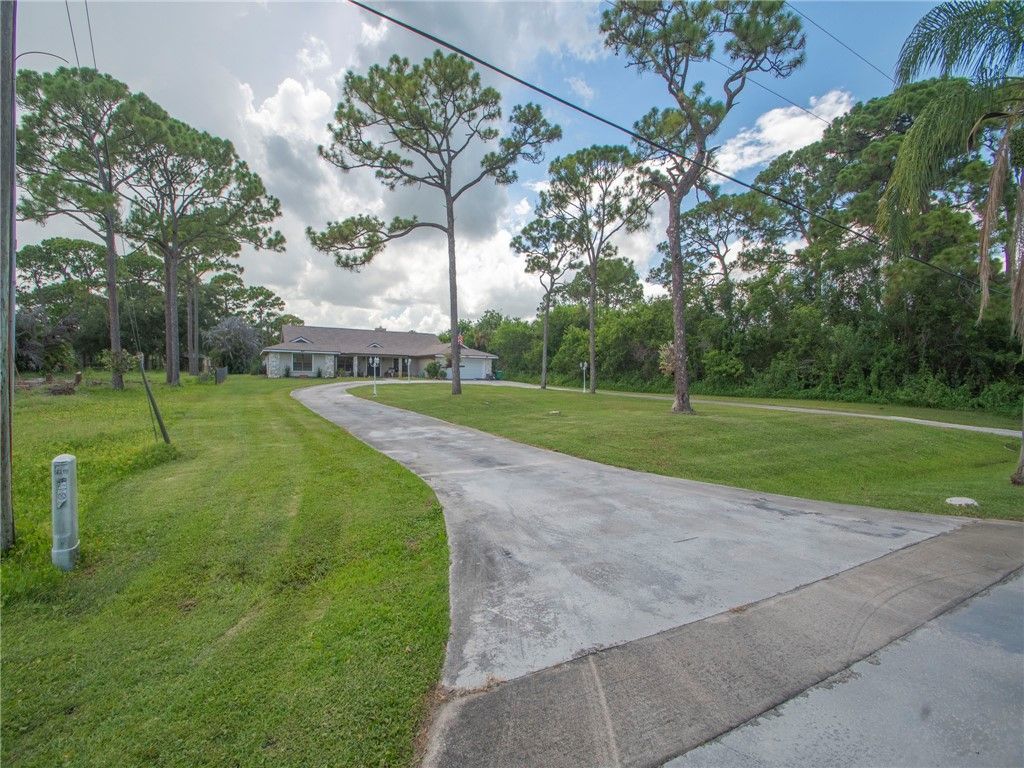 5101 Deer Run Drive, Fort Pierce, FL 34951 Photo