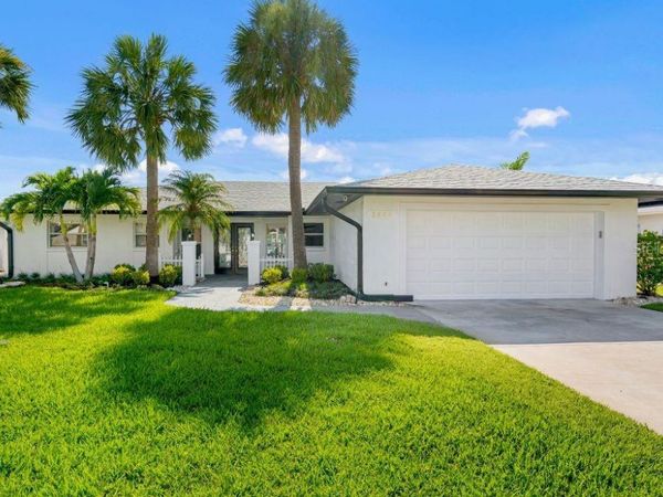 3924 VERSAILLES DRIVE, TAMPA, FL 33634