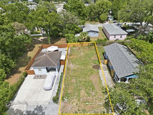 N 24TH STREET , TAMPA, FL 33605