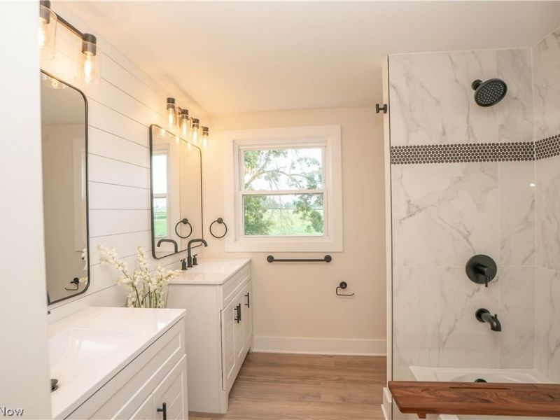 5550 Easton Street, Louisville, OH 44641 Photo 18
