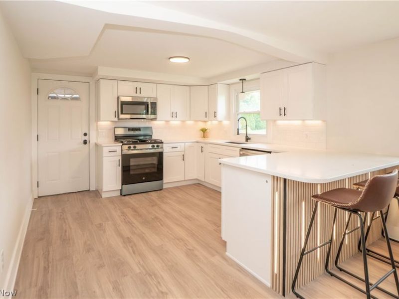 5550 Easton Street, Louisville, OH 44641 Photo 6