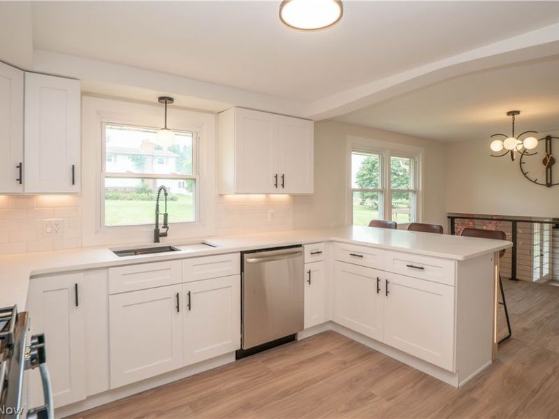5550 Easton Street, Louisville, OH 44641 Photo 9