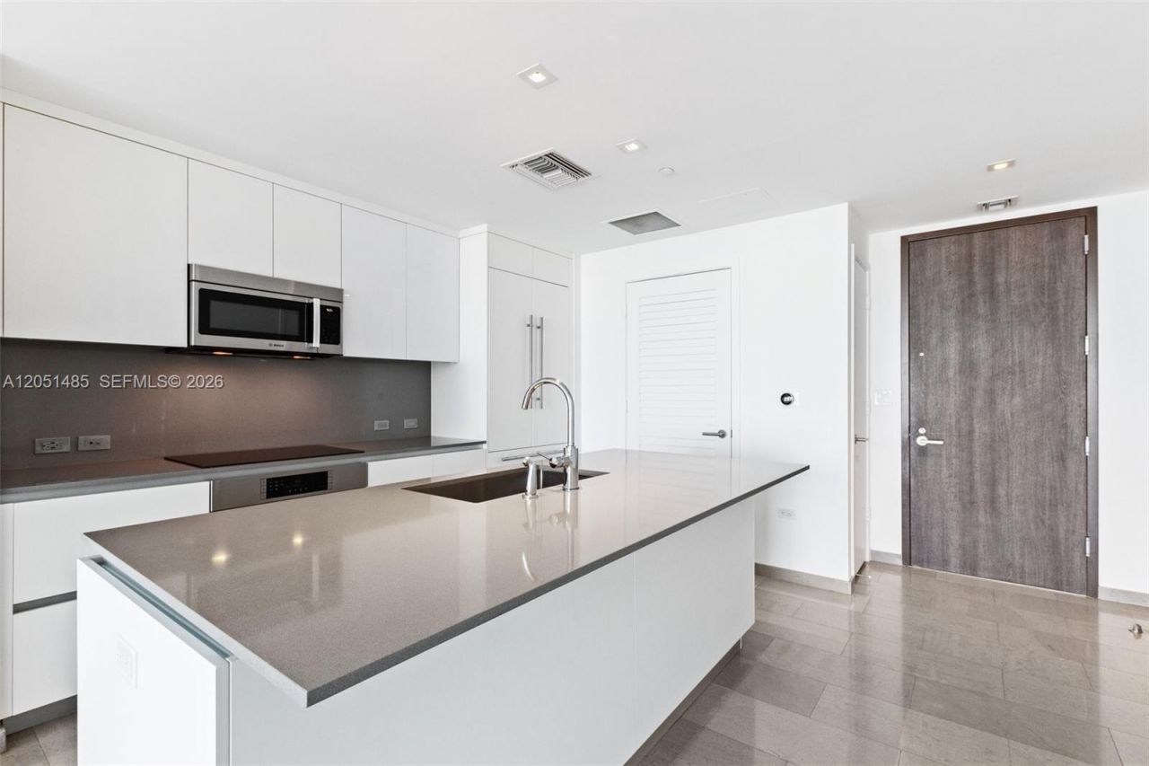 68 SE 6th St, Unit 1706, Miami, FL 33131 Photo