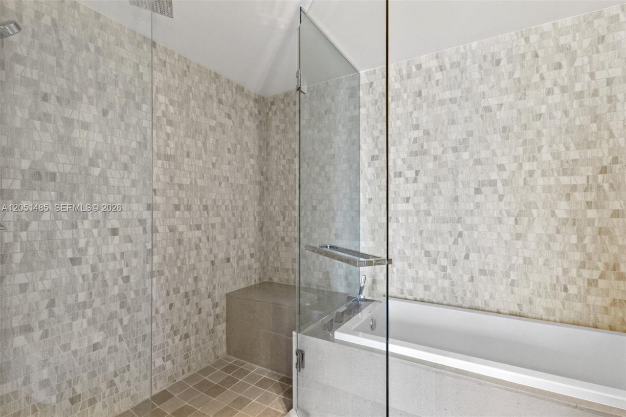 68 SE 6th St, Unit 1706, Miami, FL 33131 Photo