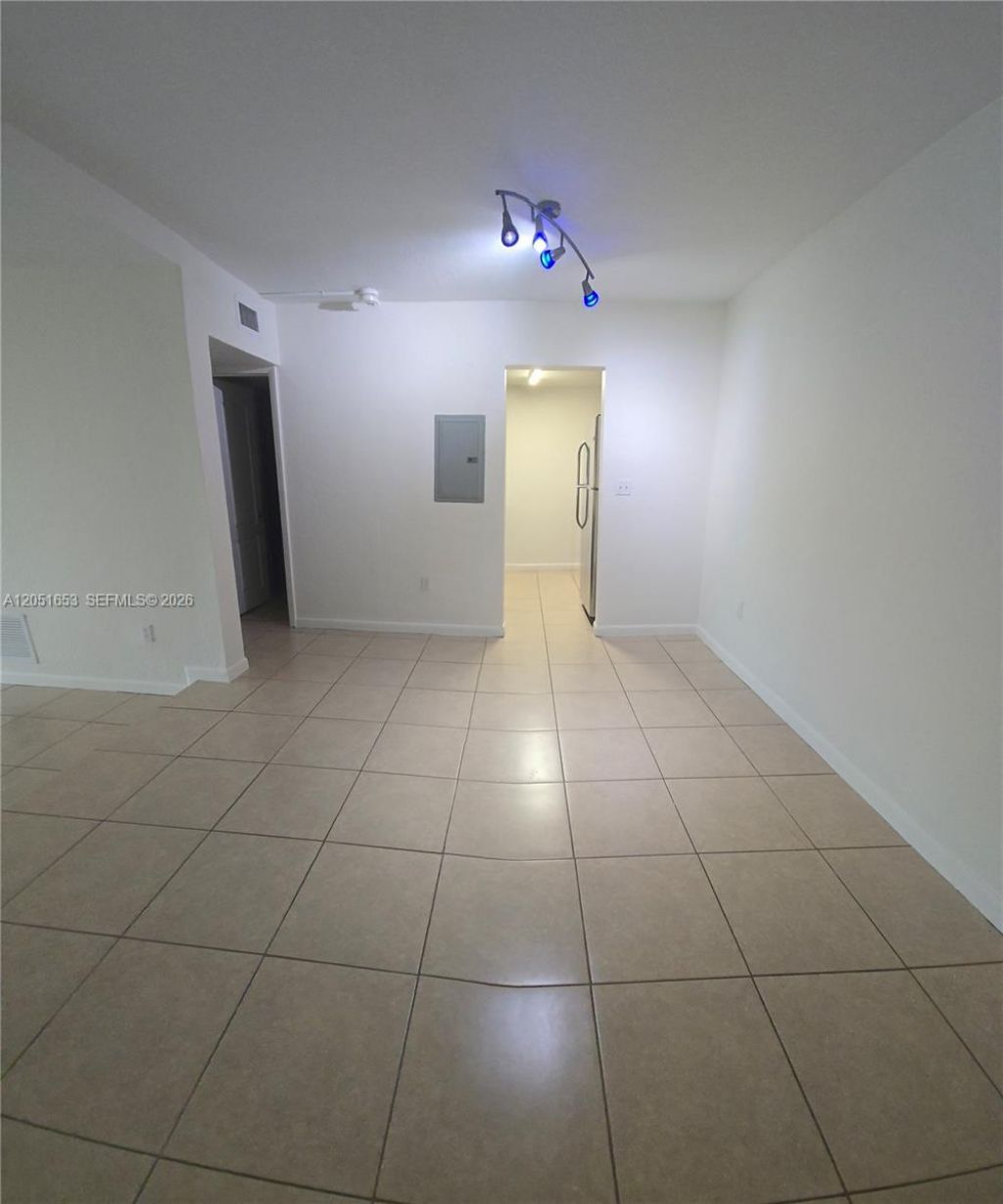 8950 SW 69th Ct, Unit 306, Pinecrest, FL 33156 Photo