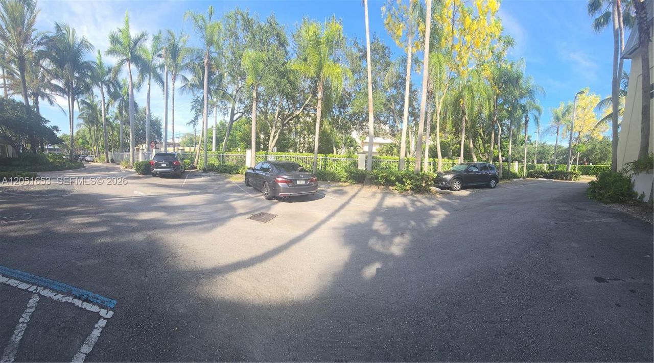 8950 SW 69th Ct, Unit 306, Pinecrest, FL 33156 Photo