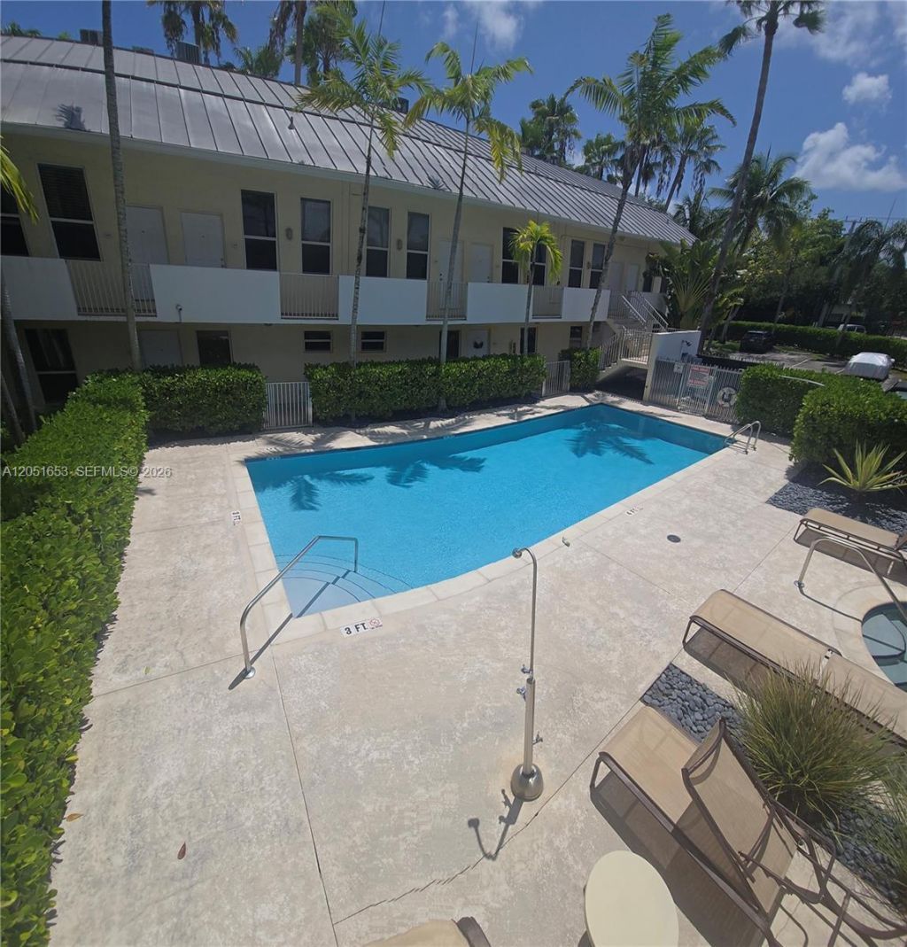8950 SW 69th Ct, Unit 306, Pinecrest, FL 33156 Photo