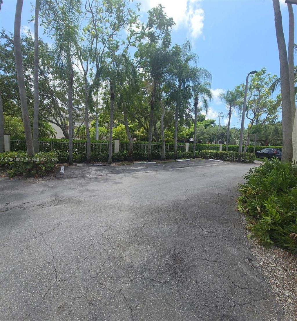 8950 SW 69th Ct, Unit 306, Pinecrest, FL 33156 Photo