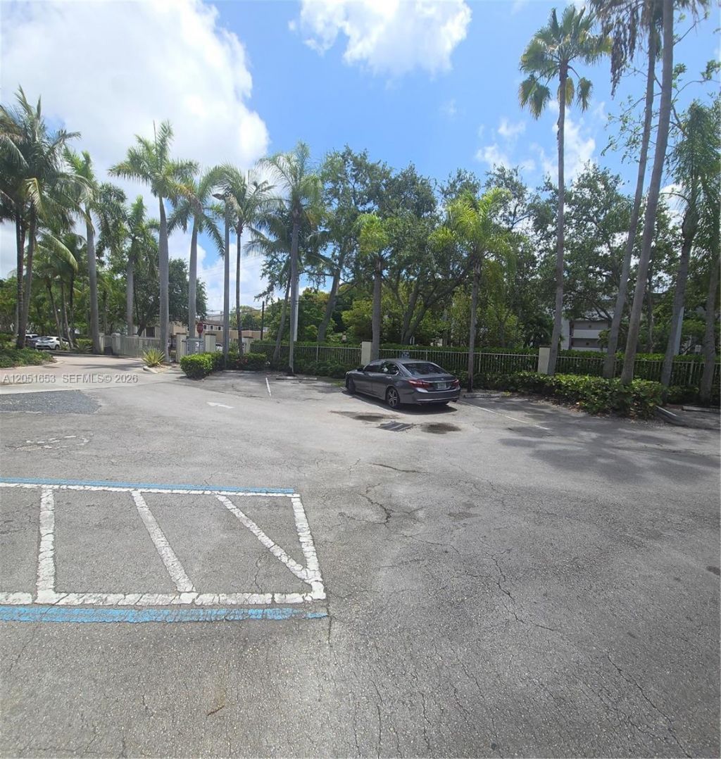 8950 SW 69th Ct, Unit 306, Pinecrest, FL 33156 Photo