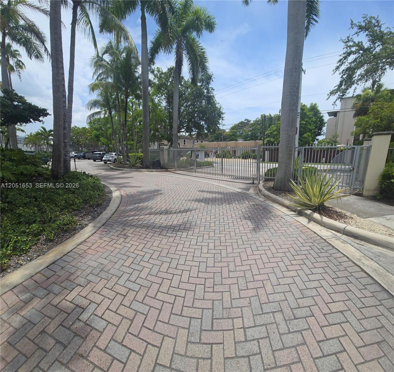 8950 SW 69th Ct, Unit 306, Pinecrest, FL 33156 Photo