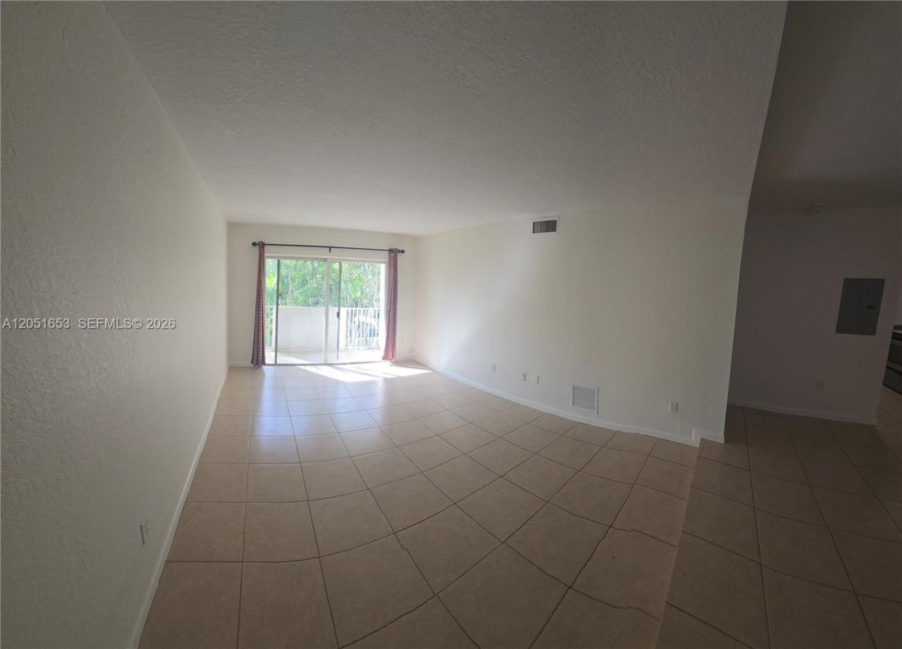8950 SW 69th Ct, Unit 306, Pinecrest, FL 33156 Photo