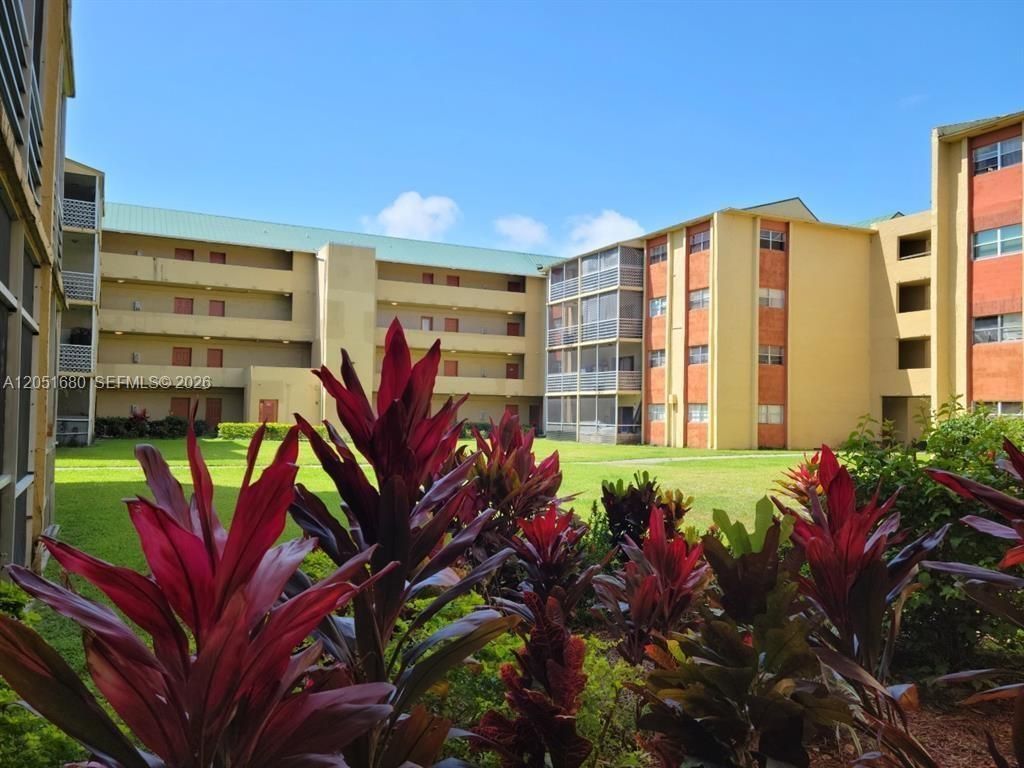 3610 NW 21st St , Unit 206, Lauderdale Lakes, FL 33311 Photo
