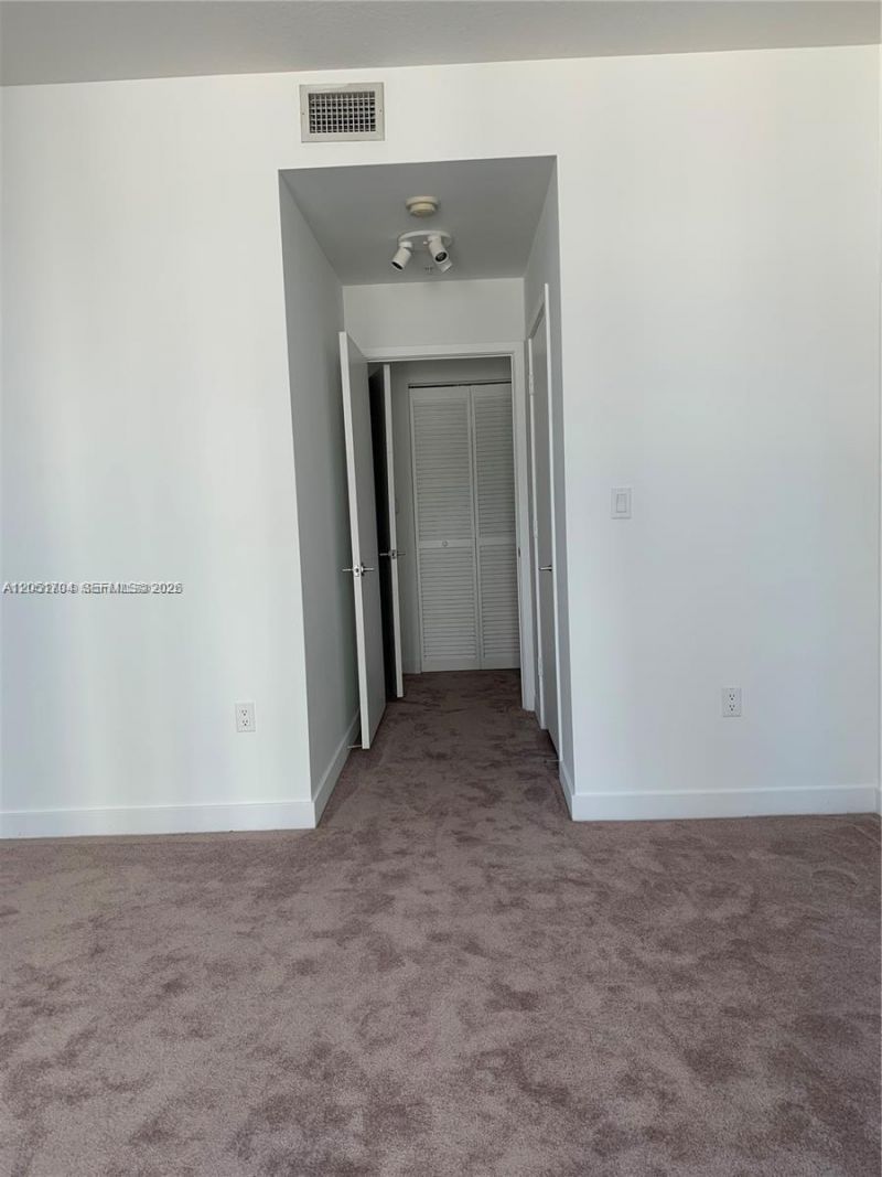 1111 SW 1st Ave , Unit 1724-N, Miami, FL 33130 Photo