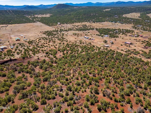 11 County Road N3557, Unit 028P, Vernon, AZ 85940