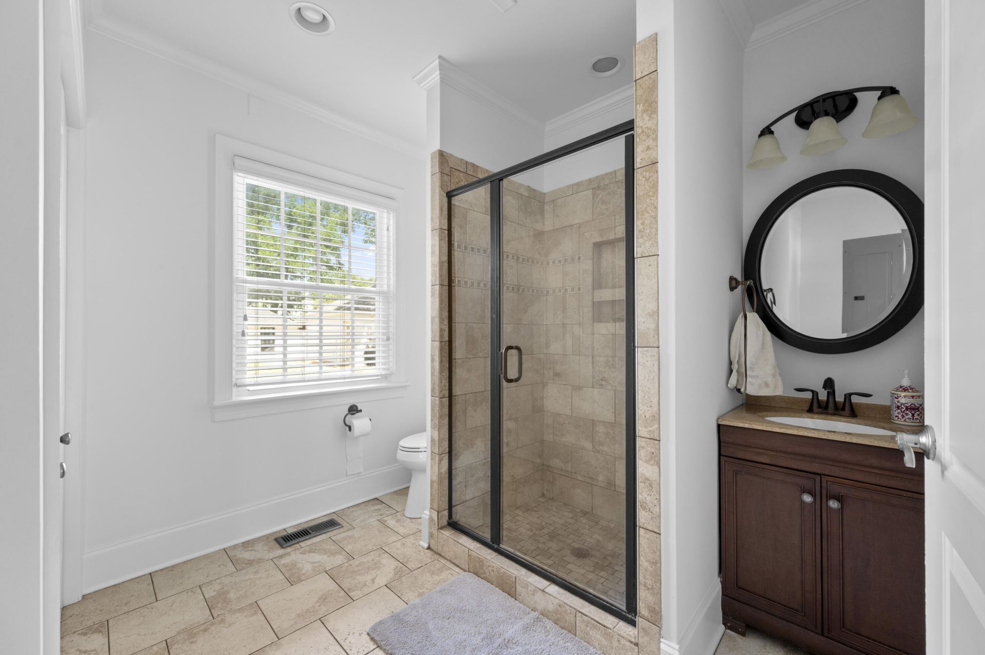 14 Belvue Road Photo 19