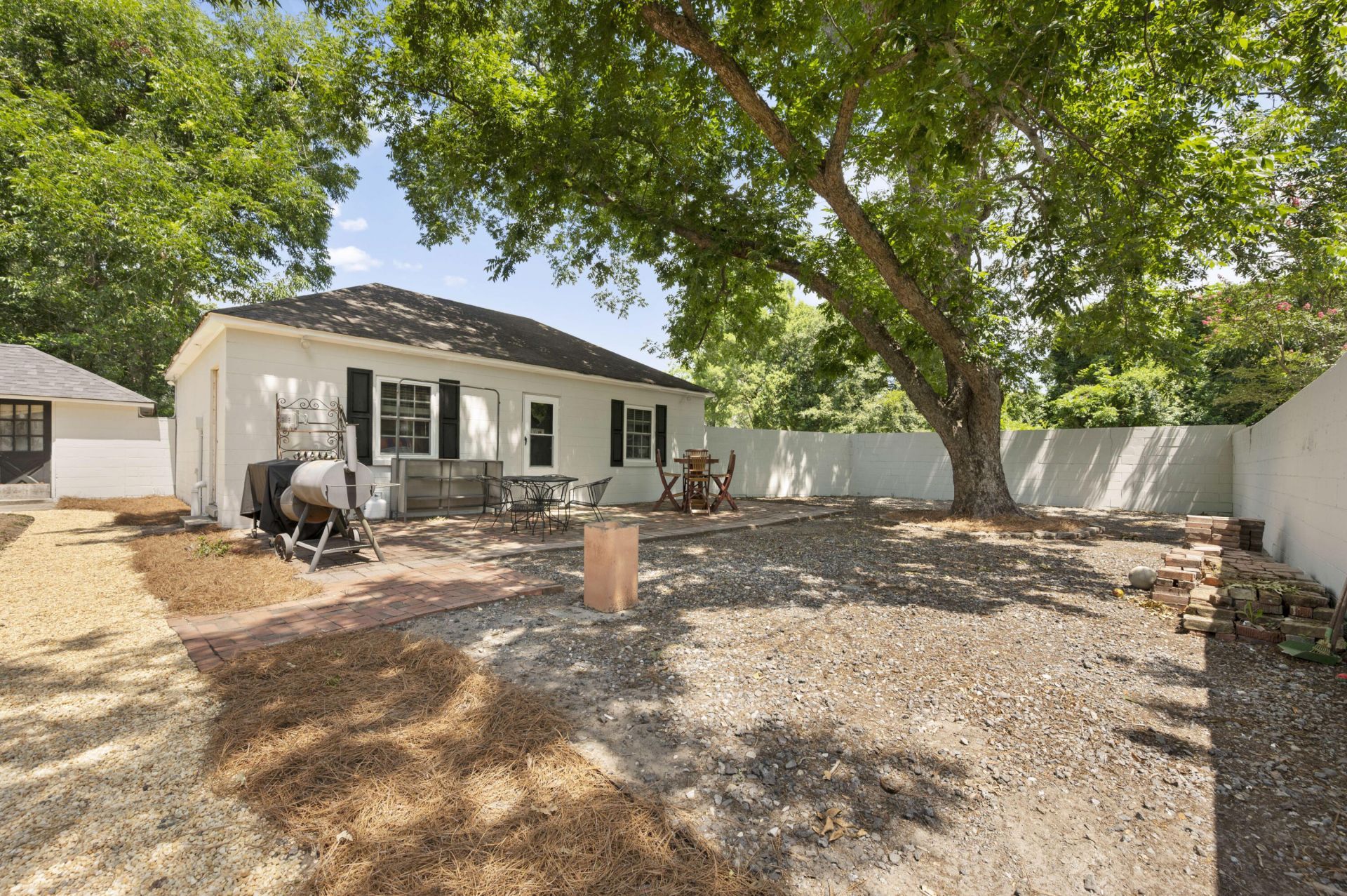 14 Belvue Road Photo 22
