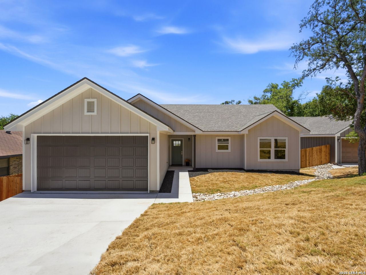 609 Elm St, Kerrville, TX 78028 Main Photo