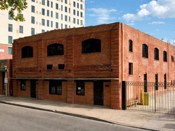102 Heiman, San Antonio, TX 78205