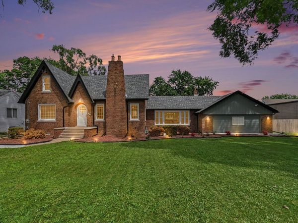 15257 State Street , South Holland, IL 60473