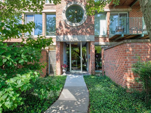 Unit 101, Northfield, IL 60093
