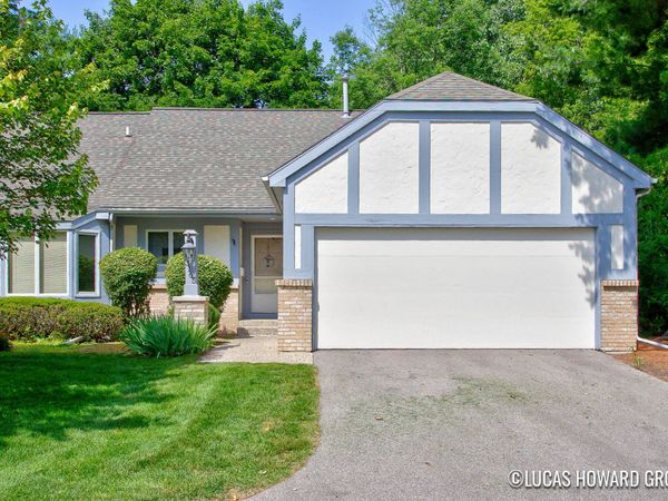 3165 E Maple Villa Drive SE, Grand Rapids, MI 49508