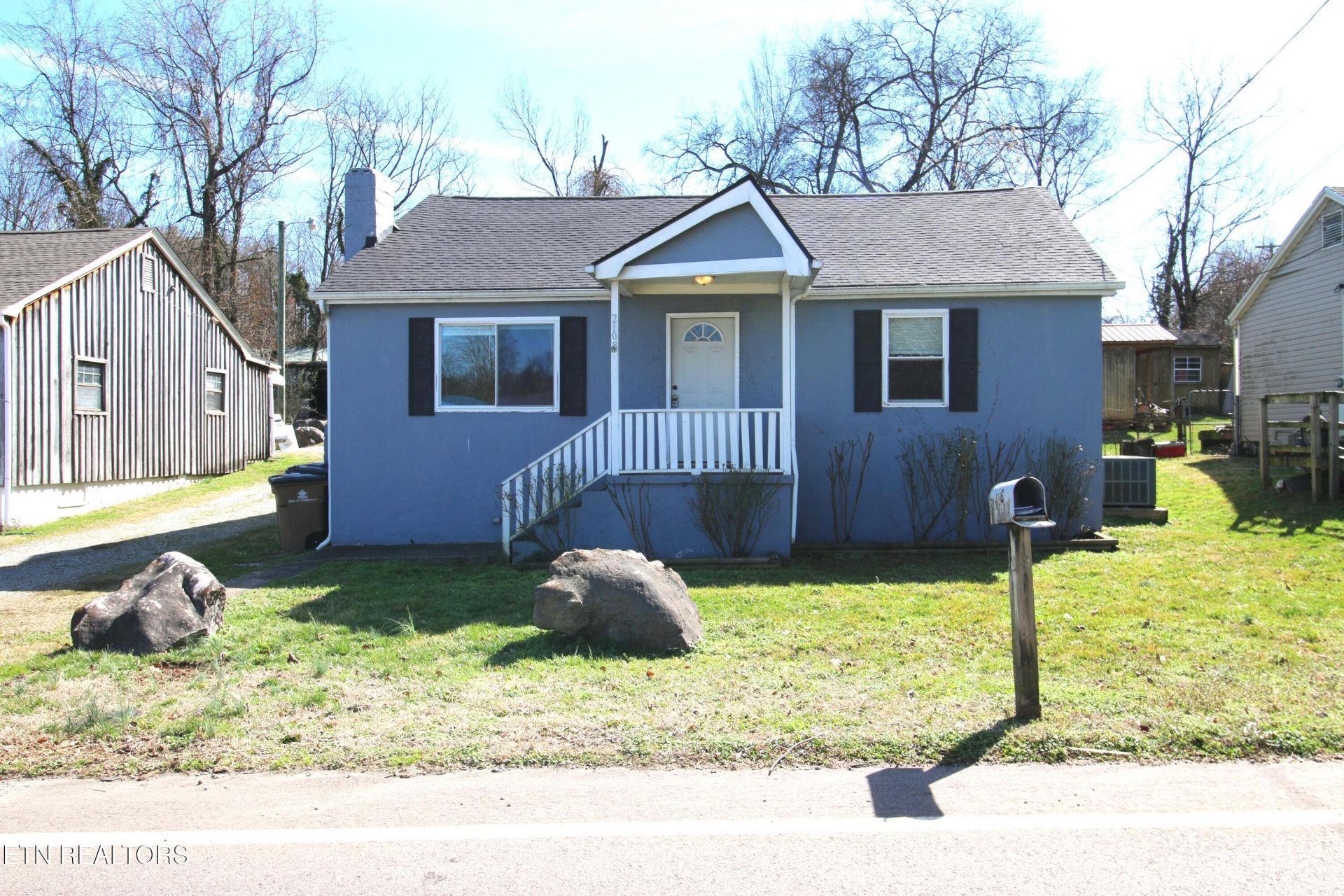 2108 Mitchell St, Knoxville, TN 37917 Main Photo