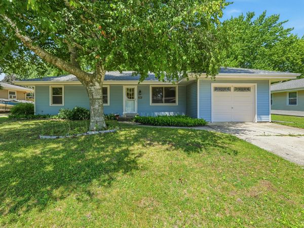 709 Memorial Dr, Kewaskum, WI 53040
